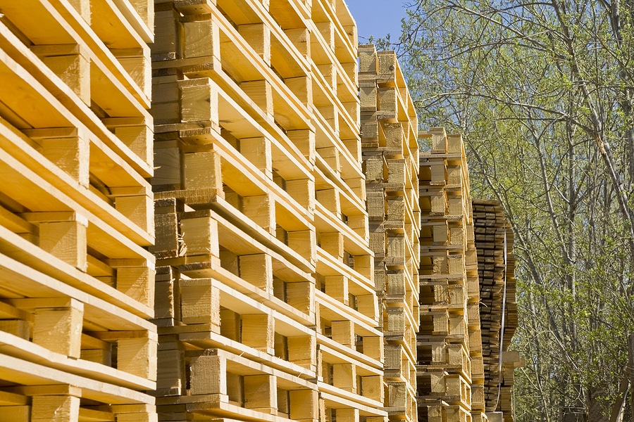 Stringer Pallets vs Block Pallets Explained